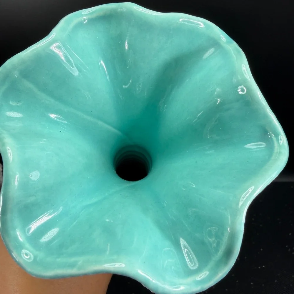 Haeger Pottery USA Textured White Turquoise Ruffled Ribbed Pottery Vase 12inch